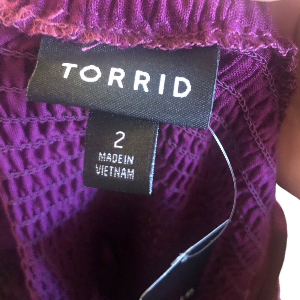 Torrid Peplum Gauze Smocked Off Shoulder Top size 2 - Picture 2 of 8